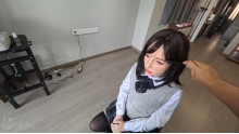変な呼吸をする女
